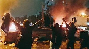 ईरान में शांति बहाल होने तक इंटरनेट सेवा चालू नहीं करेगी सरकार, अमिनी की मौत के खिलाफ प्रदर्शन और तेज हुआ