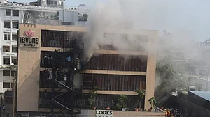 देश के कई होटल बारूद के ढेर पर! लेवाना होटल अग्निकांड जैसे कई मामले आ चुके हैं सामने, फिर भी इतनी लापरवाही क्यों?