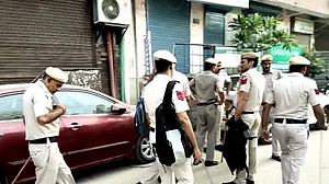 दिल्ली : इंस्टाग्राम पोस्ट को लेकर दो गुट आपस में भिड़े, तीन घायल