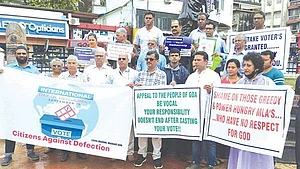 गोवा में दलबदलुओं का जबरदस्त विरोध, लोगों ने सोशल मीडिया पर उड़ाया मजाक