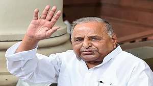 मुलायम सिंह यादव का सैफई में आज अंतिम संस्कार, थोड़ी देर में मेला ग्राउंड में अंतिम दर्शन के लिए रखा जाएगा पार्थिव शरीर