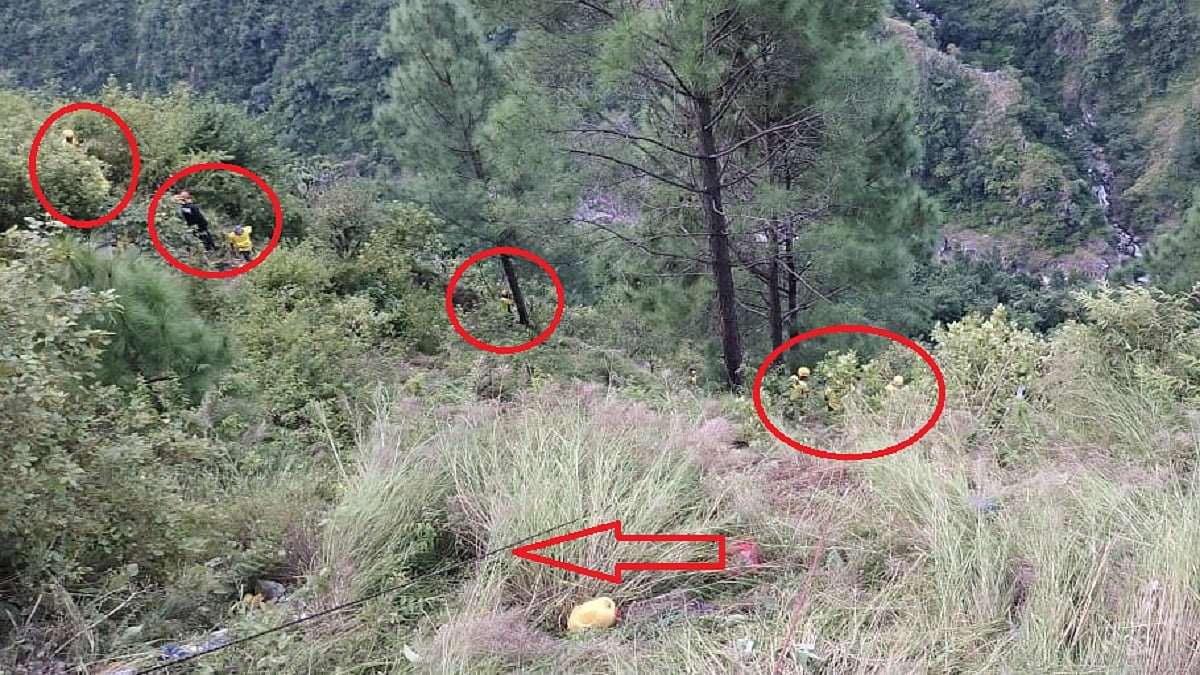 उत्तराखंड में दशहरा पर सड़क हादसे से कोहराम! बारातियों से भरी बस खाई में गिरने से 25 लोगों की मौत, कई घायल