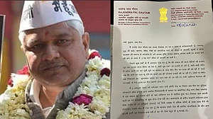 दिल्लीः केजरीवाल सरकार के मंत्री राजेंद्र पाल गौतम ने दिया इस्तीफा, हिंदू देवताओं के अपमान का लग रहा था आरोप