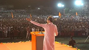 शिव 'सेनाओं' के युद्ध के लिए तैयार मुंबई: कल होने वाली दशहरा रैलियों के लिए दोनों सेनाएं मोर्चे पर तैनात