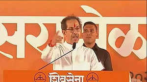 दशहरा रैली कर उद्धव ठाकरे ने दिखाई ताकत, शिंदे को बताया कटप्पा, कहा- गद्दार को गद्दार ही कहा जाएगा