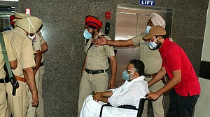 मुख्तार अंसारी एंबुलेंस मामला: मऊ में डॉक्टर अलका राय का नर्सिग होम सील, कोर्ट के आदेश पर हुई कार्रवाई