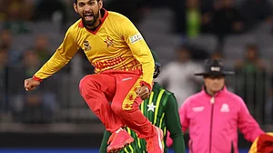 T20 World Cup: जिम्बाब्वे से हारने के बाद पाकिस्तान के पूर्व क्रिकेटरों ने की टीम प्रबंधन की खिंचाई, उठाए गंभीर सवाल