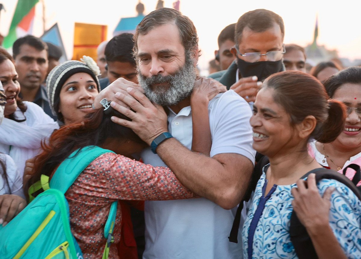 इंदिरा गांधी की जयंती पर 'भारत जोड़ो यात्रा' में महिलाओं का हुजूम, राहुल गांधी के साथ कदमताल मिलाते दिखी नारी शक्ति