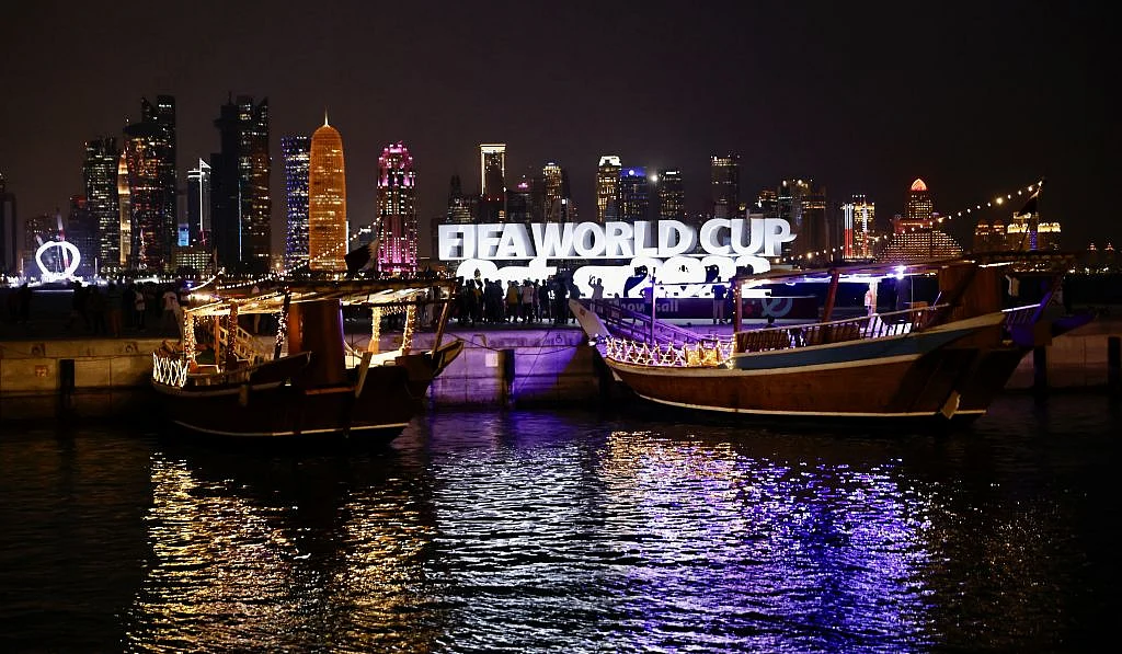 कतर 2022: फुटबॉल, फीफा और विवाद