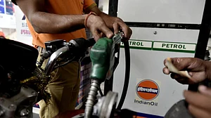 पेट्रोल-डीजल की कीमतों में बदलाव, देश के इन राज्य में बढ़े दाम, जानें अपने शहर के फ्यूल रेट्स
