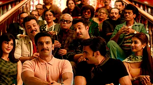 सिनेजीवन: फिल्म सर्कस का जबरदस्त टीजर रिलीज और सिद्धार्थ से शादी करने वाली हैं कियारा, जल्द करेंगी ऐलान?