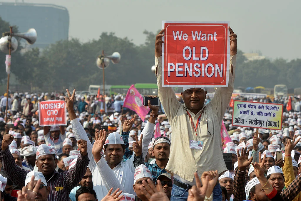 हिमाचल के बाद अब गुजरात चुनाव में छाया पेंशन का मुद्दा, बीजेपी के लिए खड़ी हुई बड़ी मुश्किल