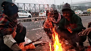 सावधान! दिल्ली में पड़ने वाली है भीषण ठंड, 5 जनवरी तक शीतलहर का येलो अलर्ट, पहाड़ों पर बर्फबारी जारी