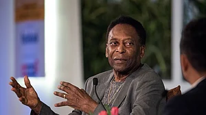 नहीं रहे महान फुटबॉलर पेले, 82 वर्ष की उम्र में ली अंतिम सांस, कैंसर से हार गए जंग