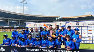 खेल की खबरें: भारत ने तीसरी बार जीता ब्लाइंड T20 WC और डेब्यू टेस्ट में इस खिलाड़ी ने शतक लगाकर ये रिकॉर्ड किया अपने नाम