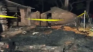 उत्तर प्रदेश के मऊ में घर में आग लगने से बड़ा हादसा, एक ही परिवार के 5 लोगों की गई जान