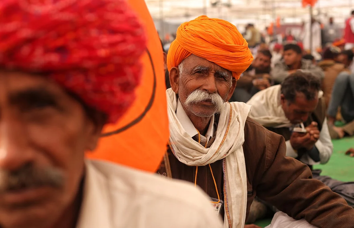 दिल्ली: रामलीला मैदान में 'किसानों की गर्जना रैली', बड़ी संख्या में शामिल हुए अन्नदाता, देखें तस्वीरें