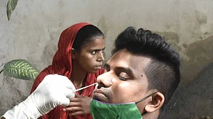 कोरोना: बिहार सरकार ने भीड़-भाड़ वाली जगहों पर रैंडम टेस्ट का दिया आदेश, कोविड के नए वैरिएंट ने बढ़ाई टेंशन!