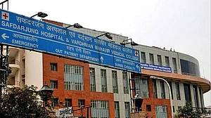 एम्स के बाद दिल्ली का सफदरजंग अस्पताल हैकिंग का शिकार, मैनुअल मोड में चलने के कारण डेटा लीक का खतरा नहीं