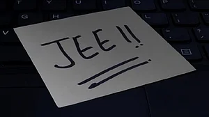 तमिलनाडु: कोरोना मेंं 10वीं के छात्रों को नहीं मिले कोई अंक, अब JEE आवेदन में आ रही मुश्किलें