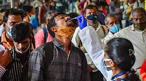 चीन में कहर ढाने वाले कोरोना वैरिएंट का भारत में पहला केस मिला, गुजरात के वडोदरा में NRI महिला पाई गई संक्रमित