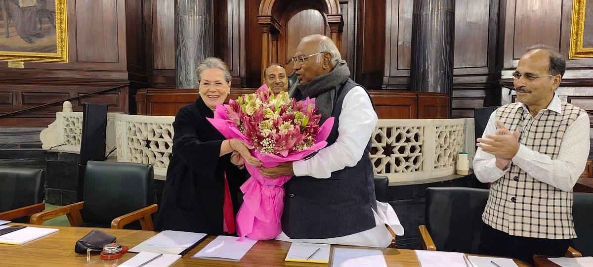 सोनिया गांधी ने चीन से टकराव पर जताई चिंता, संसद में की चर्चा की मांग, बोलीं- हर मोर्चे पर बुरी तरह फेल हुई सरकार