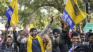 दिल्ली MCD: AAP ने मेयर के लिए शैली ओबेरॉय और उपमेयर के लिए MLA शोएब इकबाल के बेटे मुहम्मद इकबाल को बनाया उम्मीदवार