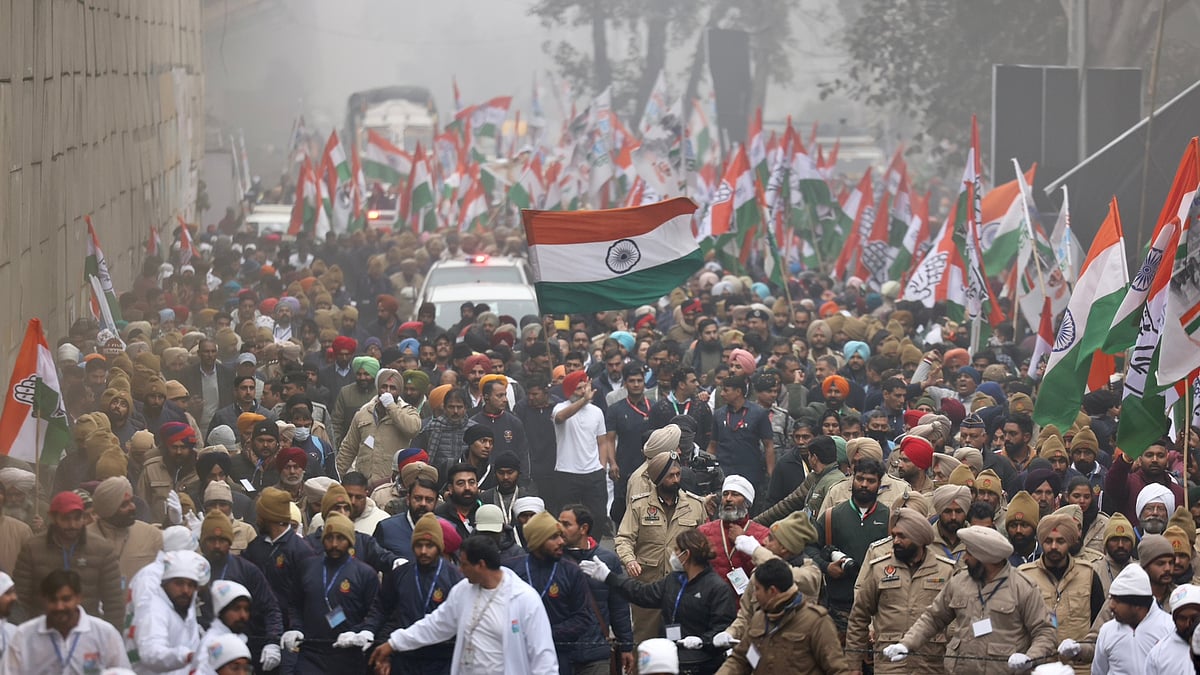 भारत जोड़ो यात्रा में राहुल गांधी को लोगो का मिलता प्यार