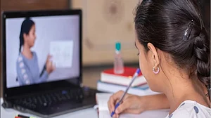 कोरोना महामारी में ली गई स्कूल फीस का 15% होगा माफ, इलाहाबाद हाईकोर्ट का बड़ा फैसला