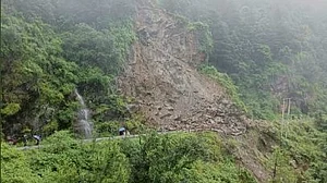 देश के विभिन्न हिस्सों में 7 वर्षो में 3,700 से ज्यादा भूस्खलन, विशेषज्ञ पर्यावरण प्रभाव के आकलन पर उठा रहे सवाल