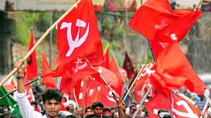 नोटबंदी के कारण अनौपचारिक अर्थव्यवस्था हो गई तबाह, SC का फैसला इस कदम को बरकरार रखने के तौर पर नहीं देखा जा सकता: माकपा