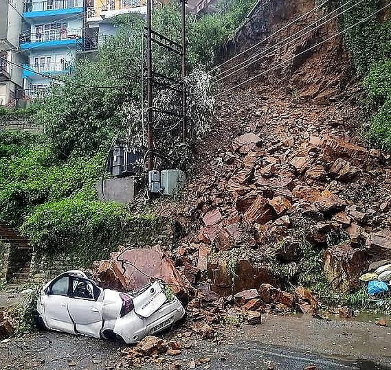 हिमाचल प्रदेश भी जोशीमठ की राह पर, क्षमता से अधिक निर्माण के कारण दरक रहीं चट्टानें!
