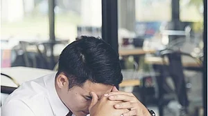 कर्मचारियों पर आफत: पहले कोविड, अब छंटनी, जबरदस्त तनाव, चिंता से गुजर रहे भारतीय पेशेवर