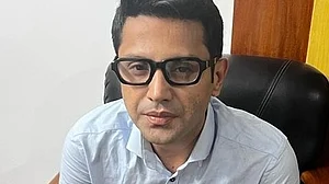 फ्लाइट में महिला पर पेशाब करने का मामला: आरोपी शंकर मिश्रा को 14 दिन की न्यायिक हिरासत में भेजा गया