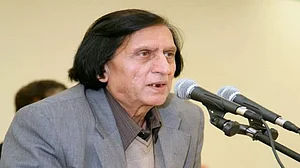 सड़क हादसे में घायल मशहूर शायर वसीम बरेलवी की अब कैसी है तबीयत? उनके परिजनों ने बताया