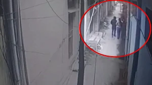 वीडियो: दिल्ली में नहीं थम रही महिलाओं के साथ क्रूरता! दोस्ती तोड़ी तो लड़की को सिरफिरे ने चाकू से गोदा
