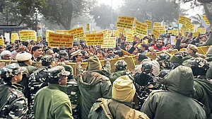 ये हैं आप और बीजेपी में चल रहे एमसीडी विवाद की मुख्य वजहें, कौन है गलत कौन सही?