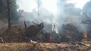 राजस्थान: भरतपुर में क्रैश हुआ विमान, हजारों फीट ऊपर आसमान में ही बना आग का गोला