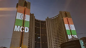 दिल्ली: AAP और LG फिर आमने-सामने, उपराज्यपाल के आदेश पर MCD स्टैंडिंग कमेटी के 18वें सदस्य का चुनाव आज