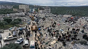 तुर्की-सीरिया में इमारतों के मलबे से लाशों का निकलना जारी, भूकंप से मरने वालों की संख्या 21 हजार के पार