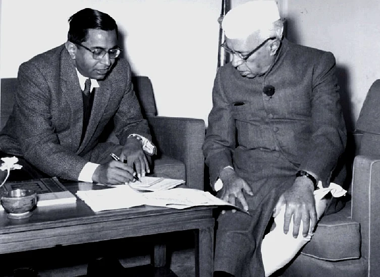 विविधता को खतरा राष्ट्र पर खतरा, हिन्दी-हिन्दू एक संस्कृति जैसे भुलावे से सावधान होने की जरूरत