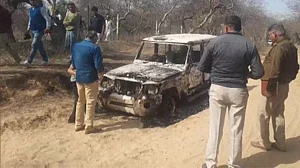 हरियाणा: भिवानी में दो लोगों को कार समेत जिंदा जला दिया, नर कंकाल मिलने से हड़कंप, बजरंग दल से जुड़ा कनेक्शन