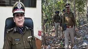 बिहार में 2 वरिष्ठ IPS अधिकारी आए आमने-सामने, पुलिस विभाग से राज्य की सियासत तक मचा तूफान