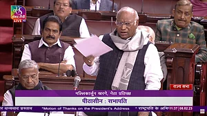 राज्यसभा में बीजेपी पर बरसे खड़गे, कहा- कई मंत्री सदन से लेकर सड़क तक सिर्फ हिंदू-मुस्लिम और नफरत की बात करते हैं