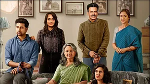 सिनेजीवन: शर्मिला टैगोर-मनोज बाजपेयी स्टारर 'गुलमोहर' का ट्रेलर रिलीज और ठग सुकेश ने इस अभिनेत्री को भेजा लीगल नोटिस