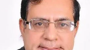 'अदालतों को पर्यावरण और विकास के बीच संतुलन बनाना जरूरी', जस्टिस सीकरी ने जनहित याचिकाओं पर उठाए सवाल