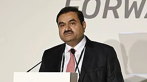 हिंडनबर्ग के झटके के बीच अडानी ग्रुप ने अपना FPO रद्द किया, बोर्ड में निवेशकों का पैसा वापस करने का फैसला