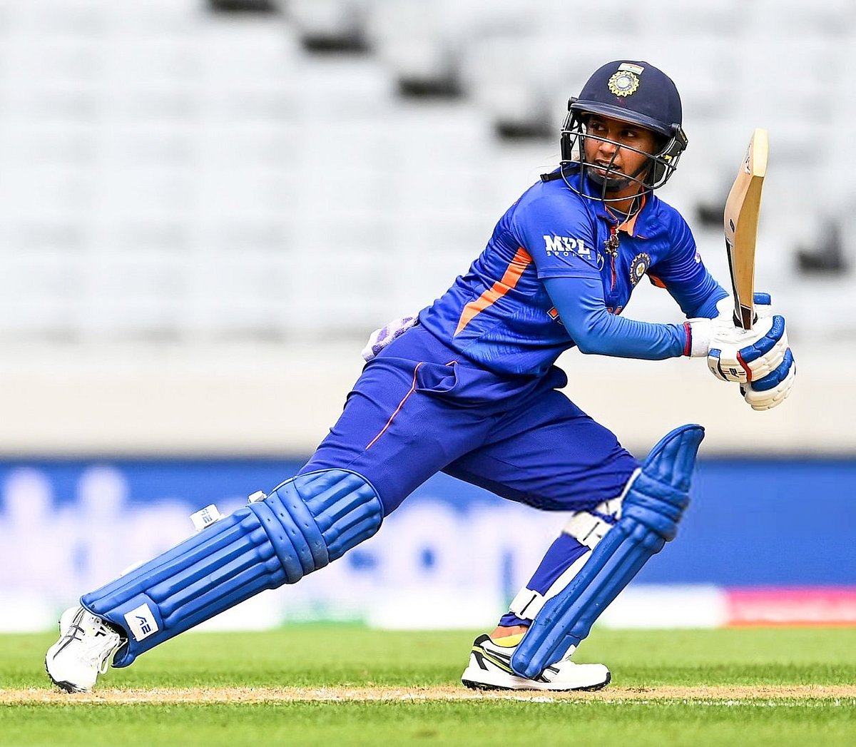 खेल: टीम इंडिया को बड़ा झटका, IND-AUS सीरीज से बाहर हुआ ये गेंदबाज और शतक जड़ते ही रोहित शर्मा ने रचा इतिहास