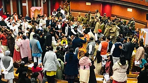 दो बार टलने के बाद दिल्ली मेयर चुनाव की फिर नई तारीख आई सामने, जानें अब कब होगी सिविक सेंटर में वोटिंग?