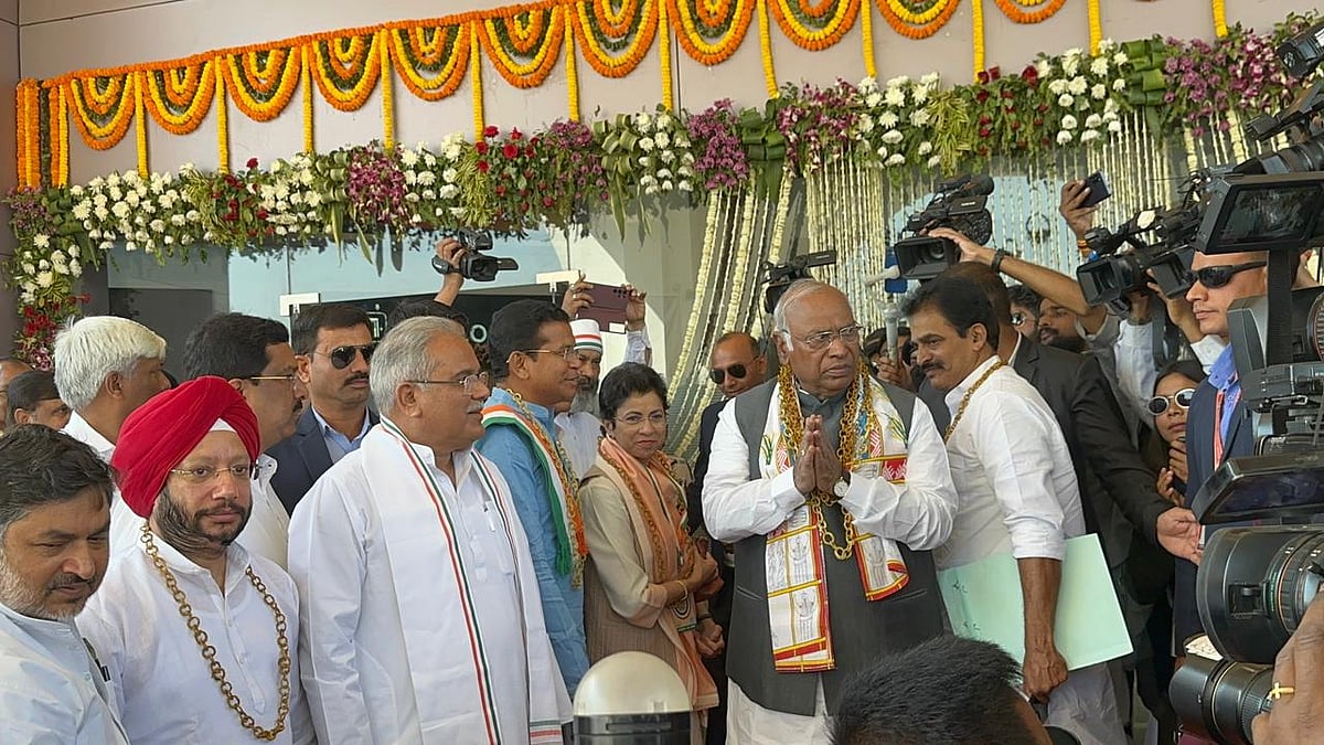 कांग्रेस महाधिवेशन: छत्तीसगढ़ के सीएम भूपेश बघेल ने कांग्रेस नेताओं का किया स्वागत, देखें तस्वीरें